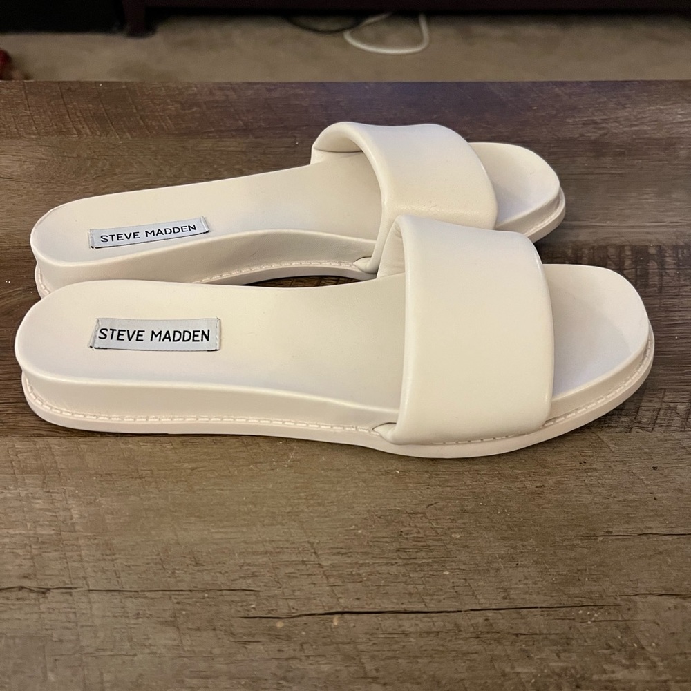 Sandals - Picture 4 of 6